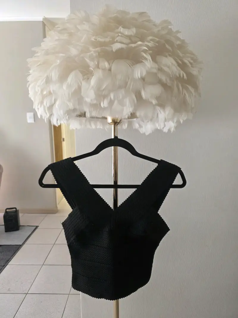 Conjunto de tops negros elegantes - 5