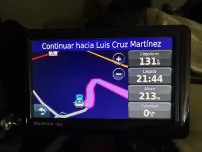 GPS Garmin nüvi con pantalla táctil - miniatura 1