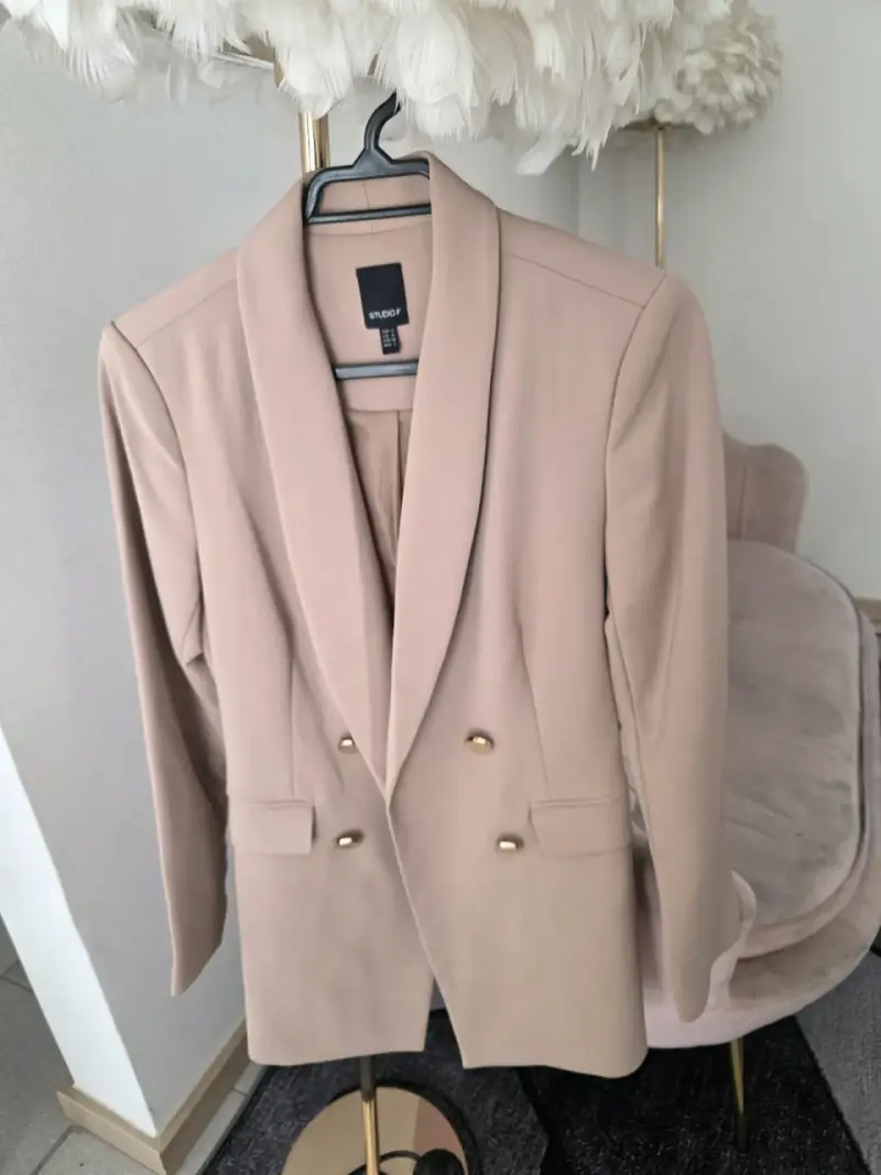 Blazer blanco con detalles brillantes River Island - 3