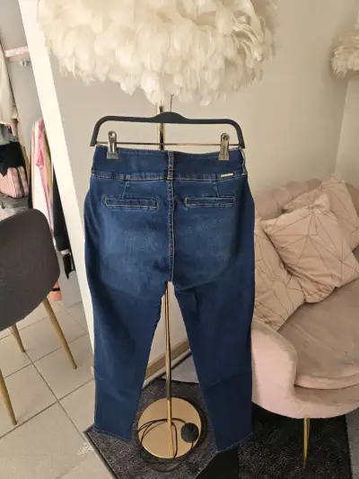 Jeans de mujer en mezclilla azul claro y oscuro - miniatura 4