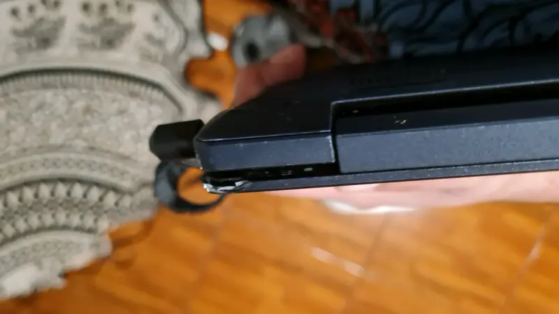 Laptop Lenovo con pantalla de 14 pulgadas - 5