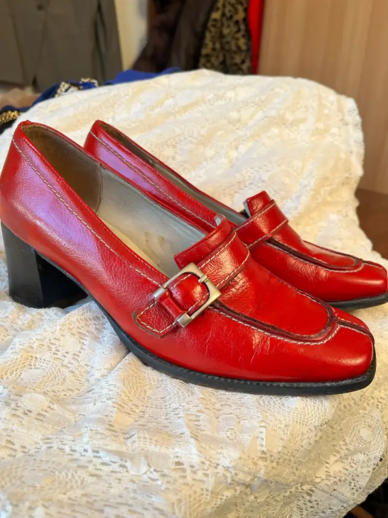 Zapatos de tacón rojo vintage cuero hebilla - 1