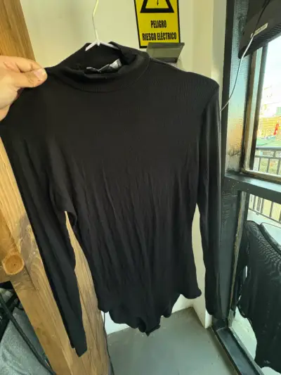 Body negro de manga larga para mujer - miniatura 1