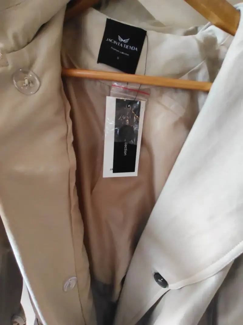 Abrigo beige con capucha y cinturón Jacinta Tienda - 2