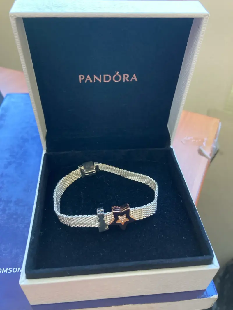 Pulsera Pandora de plata con dije de estrella - 1