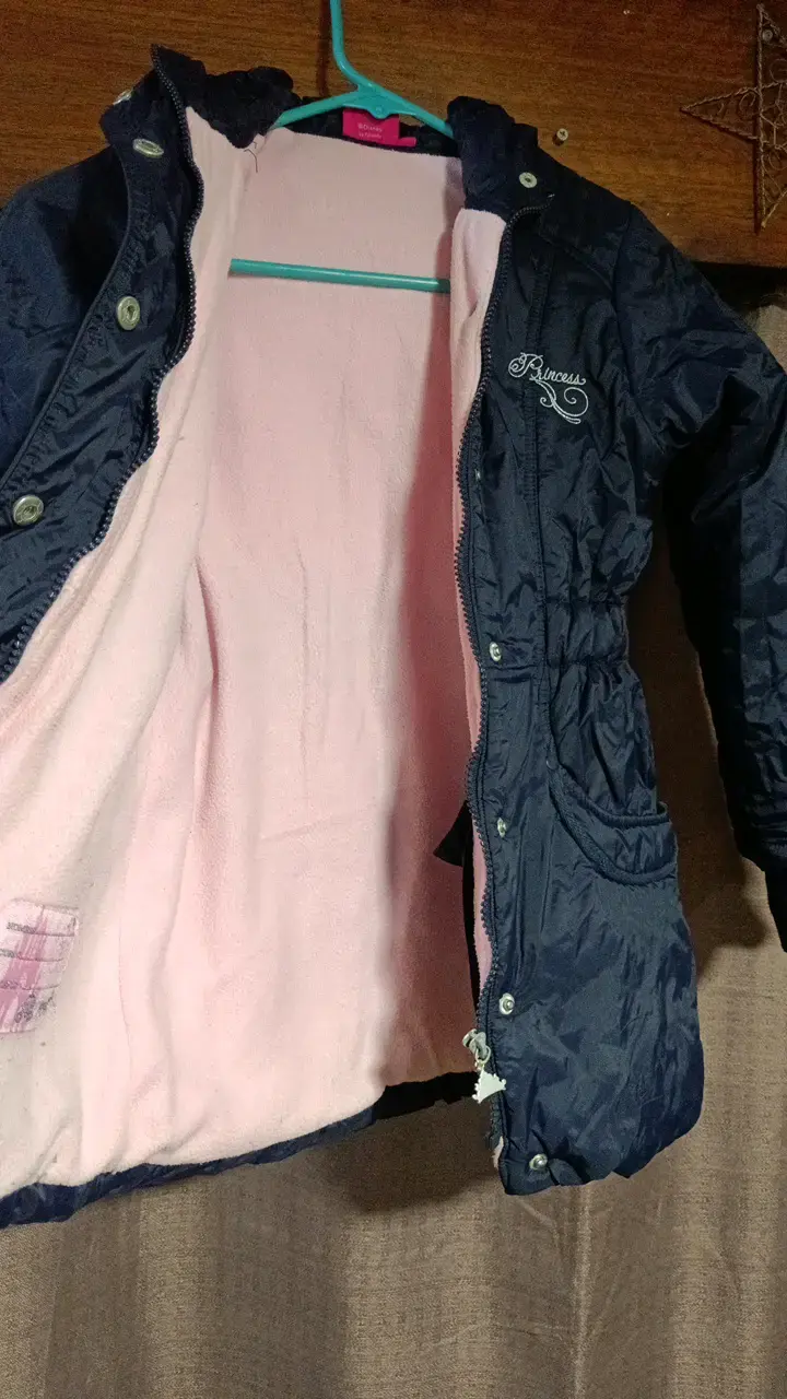 Abrigo azul para niña T. 8con capucha y forro rosa - 2