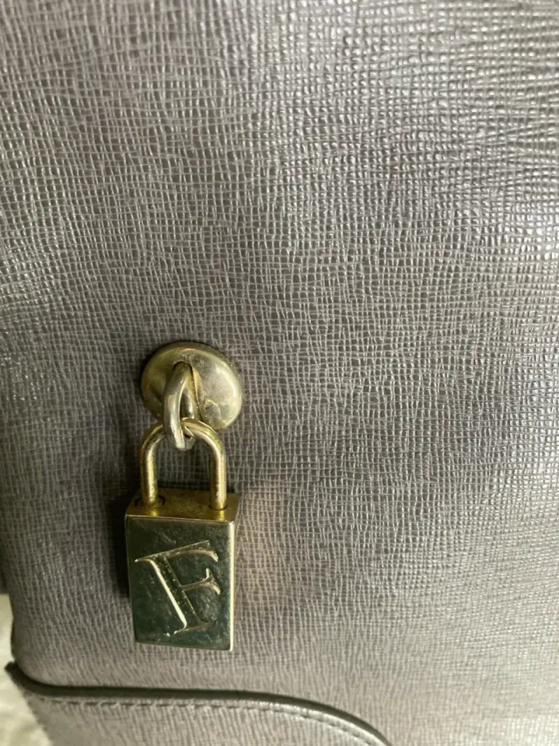 Bolso de cuero genuino Furla gris con cierre - 3