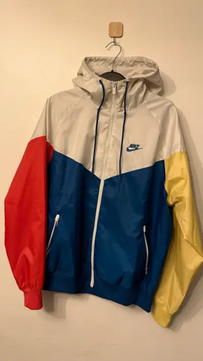 Chaqueta cortaviento Nike talla M - miniatura 1
