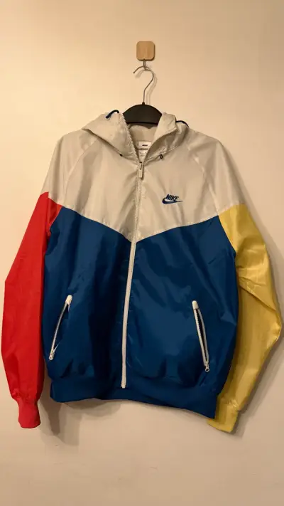 Chaqueta cortaviento Nike talla M - miniatura 4