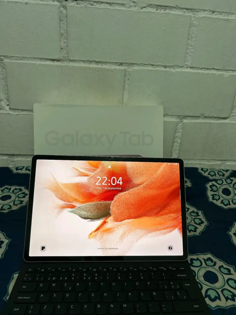 Tablet Samsung Galaxy Tab S7 FE con teclado - 2