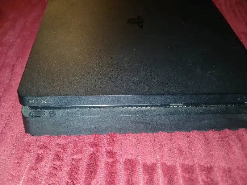 Consola PlayStation 4 Slim en buen estado - 3
