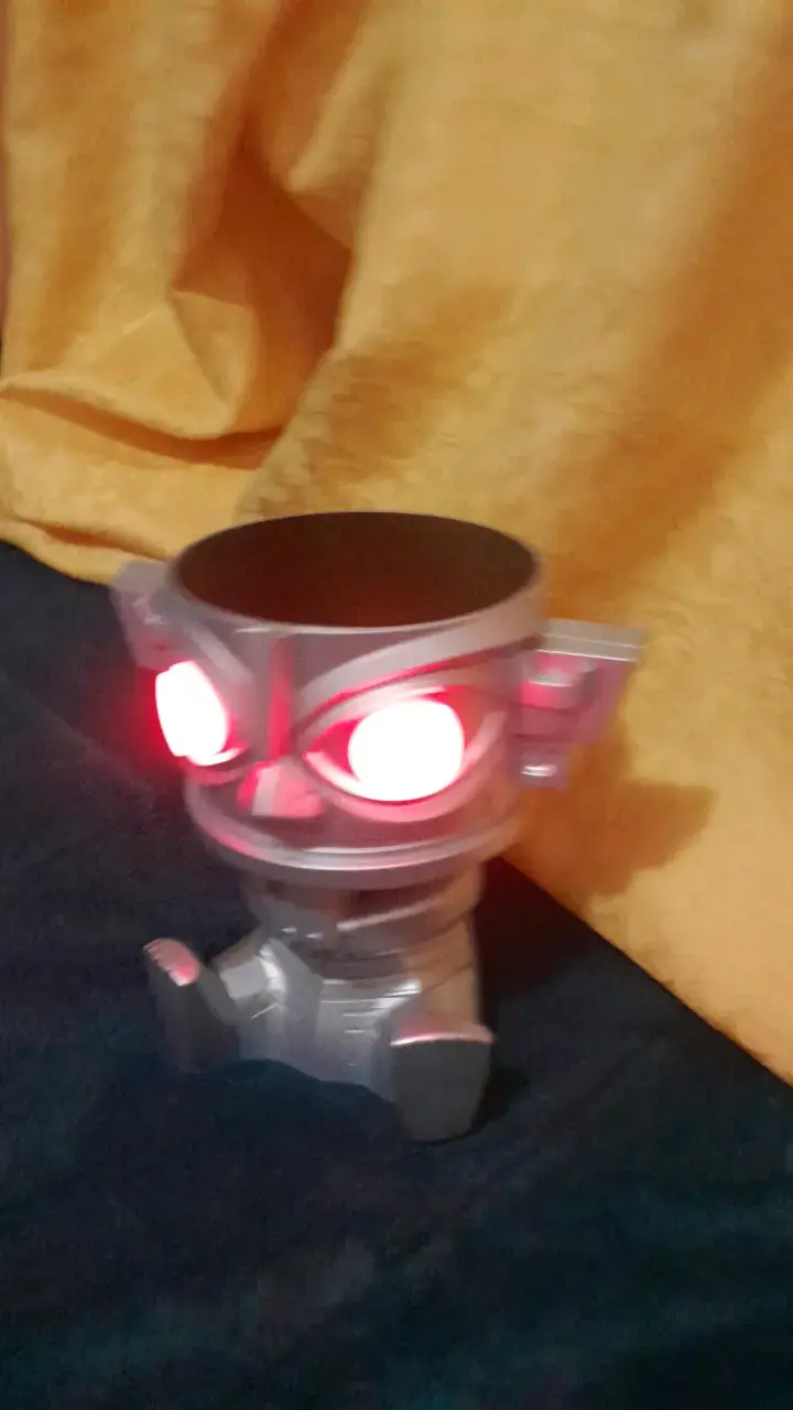 Lámpara LED decorativa con ojos iluminados - 3