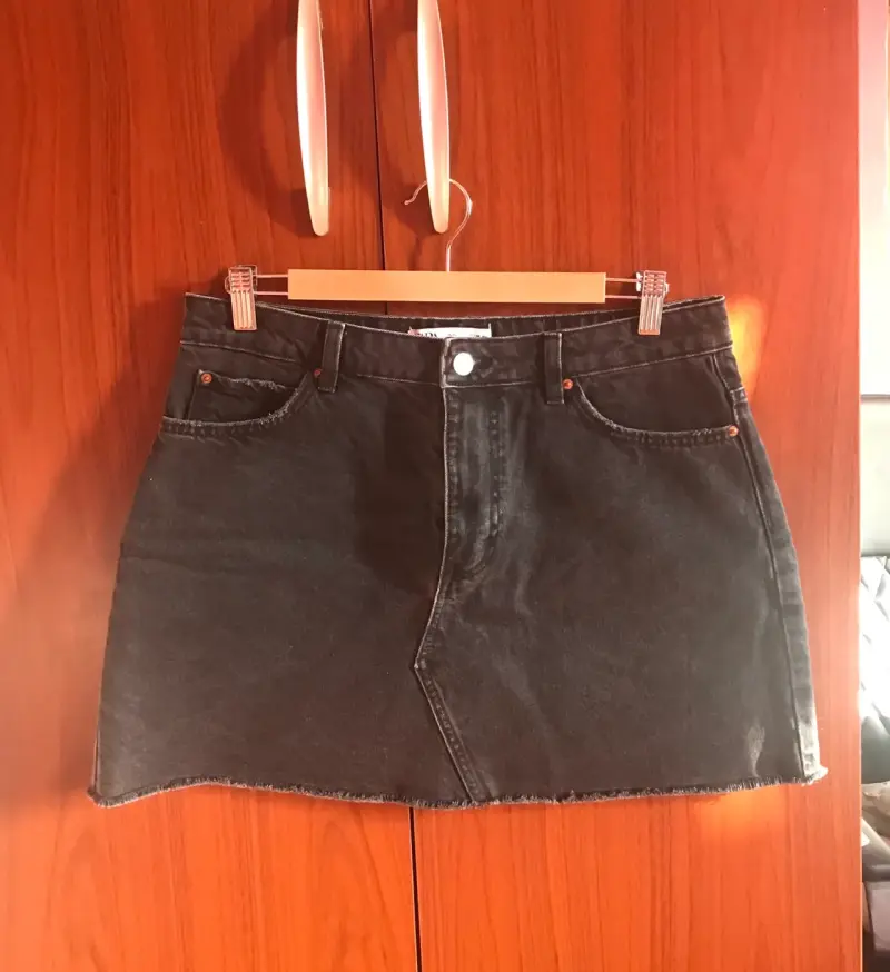Falda de mezclilla negra Zara - 1