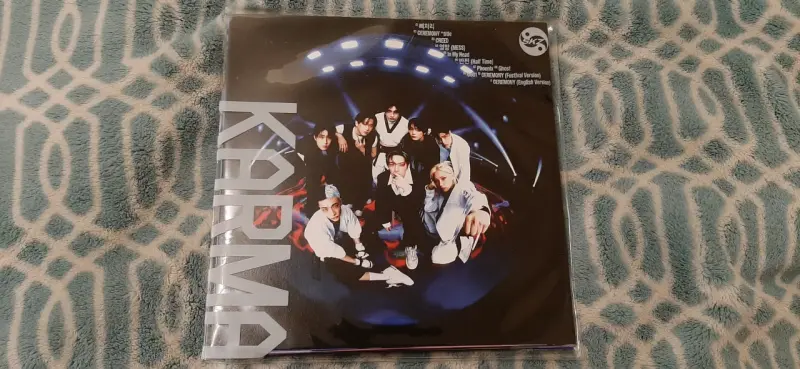 ALBUM KARMA LIMITED - STRAY KIDS - 1