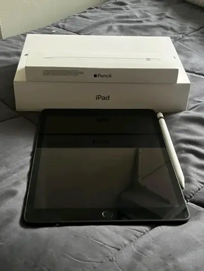 iPad con Apple Pencil en buen estado - miniatura 2