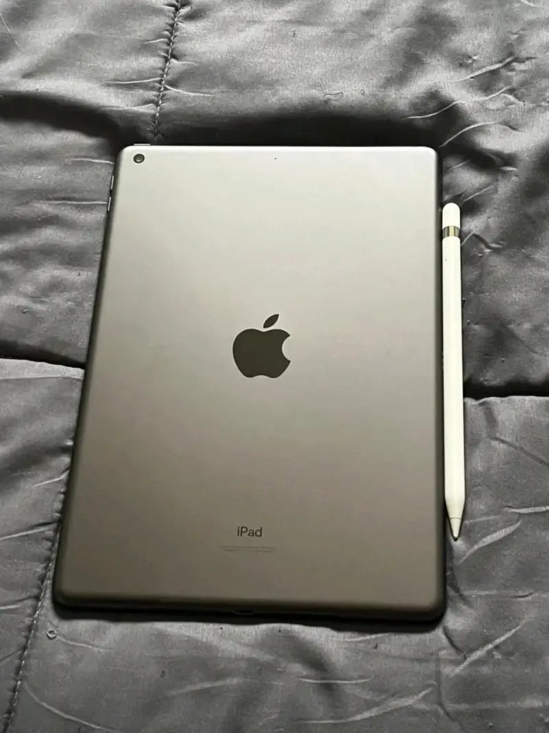 iPad con Apple Pencil en buen estado - 3
