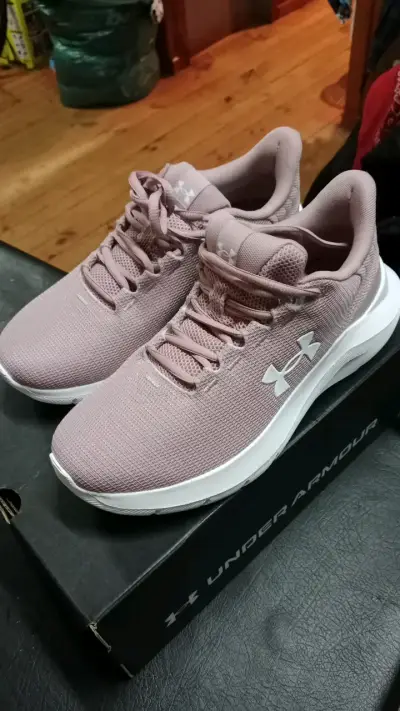 Zapatillas deportivas Under Armour rosadas - miniatura 1