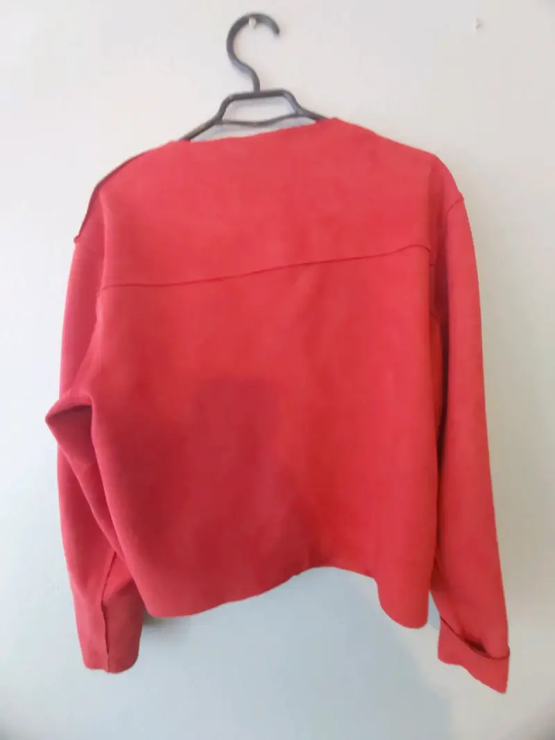 Chaqueta roja de mujer con botones - 4