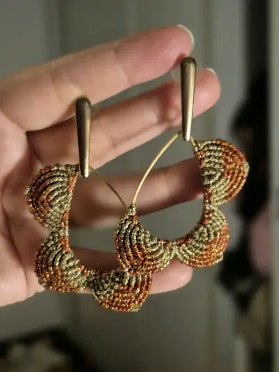 Aros de macramé doradas y cobre - miniatura 1