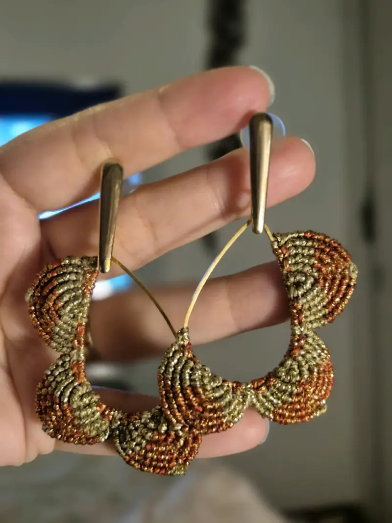 Aros de macramé doradas y cobre - 2