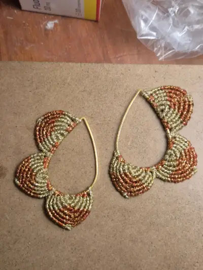 Aros de macramé doradas y cobre - miniatura 4