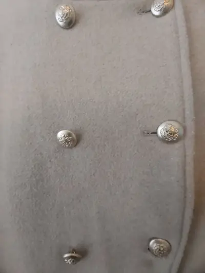 Chaqueta beige de lana con botones dorados Basement - miniatura 4