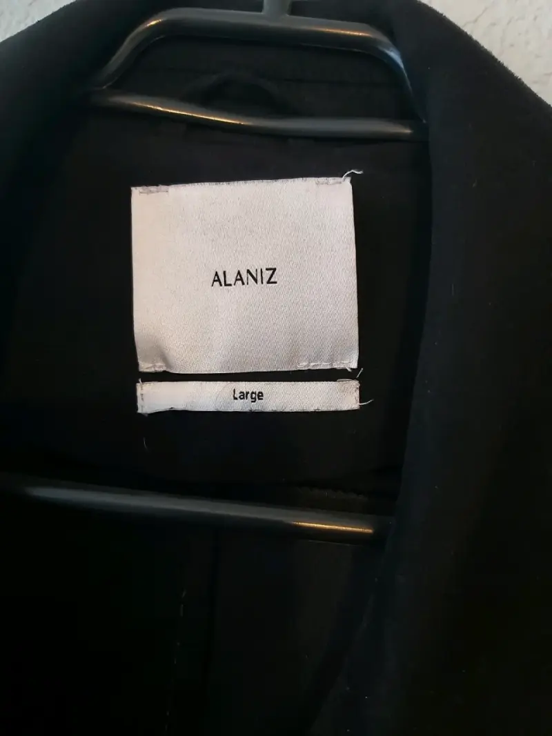 Chaqueta negra de mujer Alaniz con cierre metálico - 2