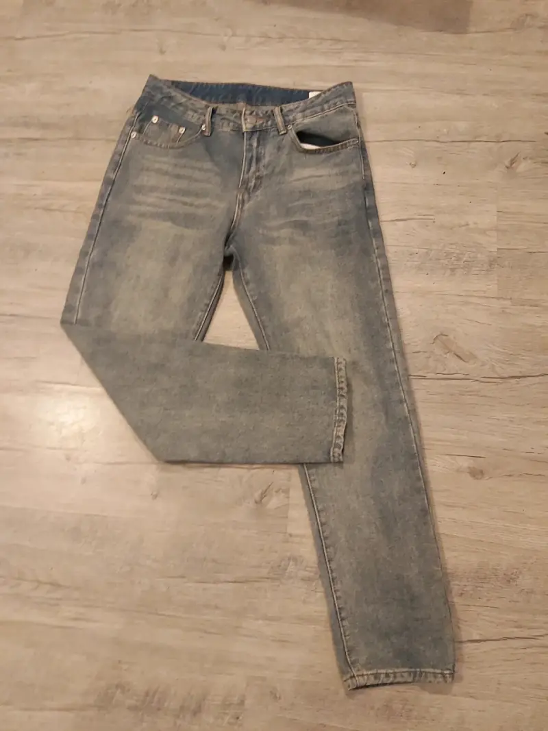 Jeans de mezclilla azul desgastado para hombre - 2