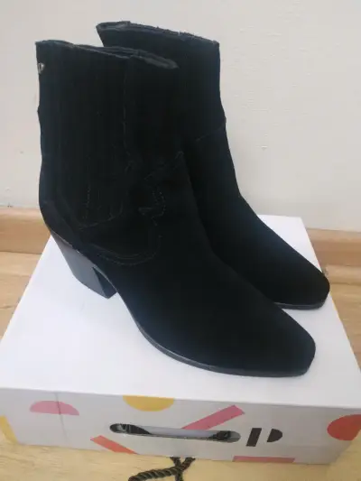 Botines de gamuza negros con tacón - miniatura 1