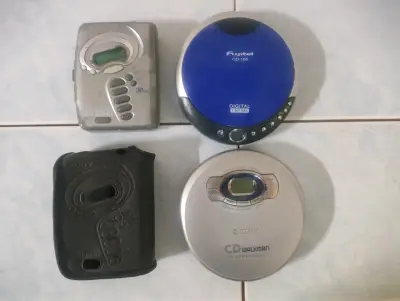 Reproductores de CD y cassette Sony y Fujitel - miniatura 1