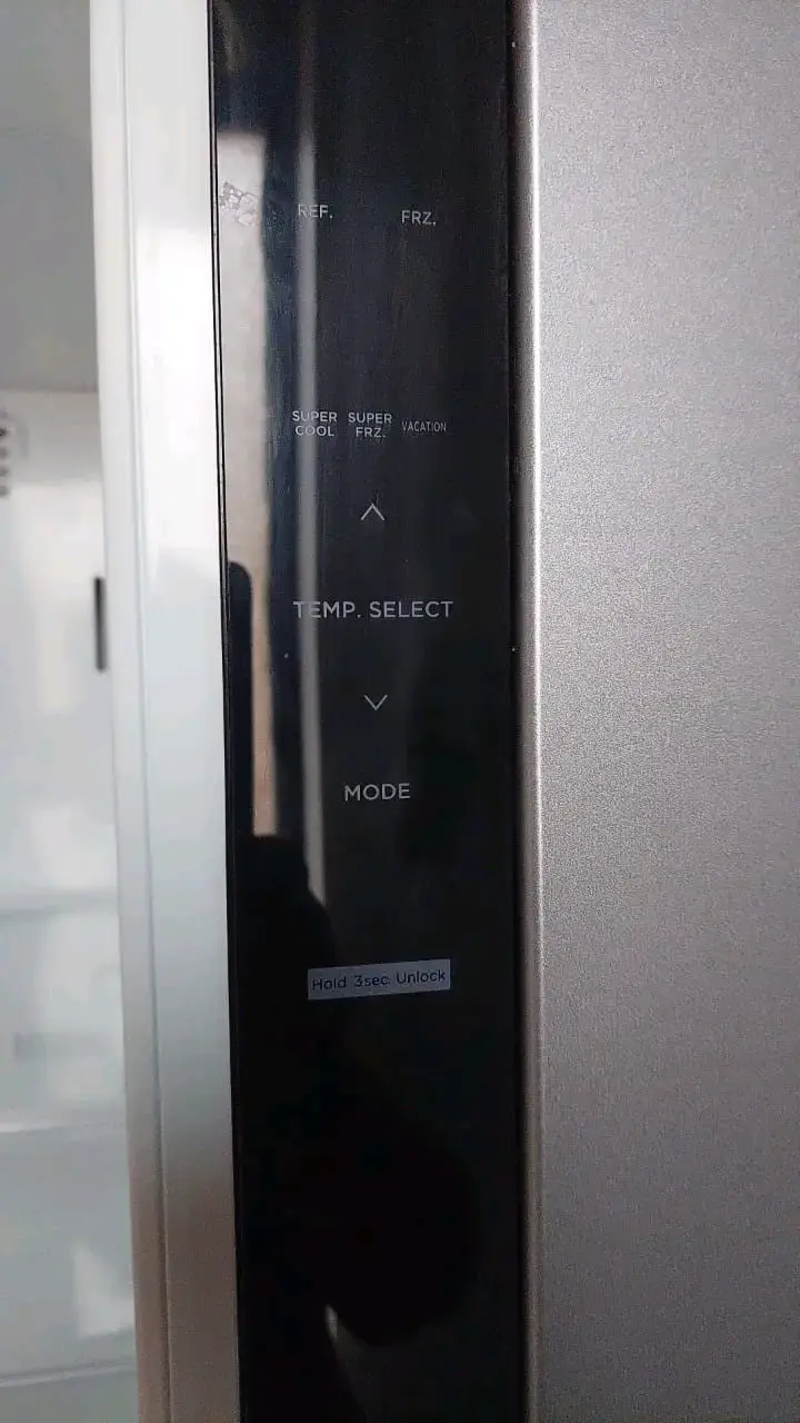 Refrigerador Midea con Control de Temperatura - 2