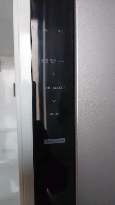 Refrigerador Midea con Control de Temperatura - miniatura 2