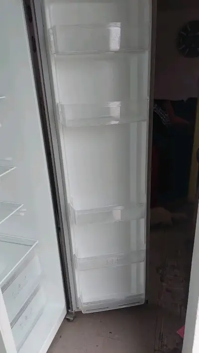 Refrigerador Midea con Control de Temperatura - miniatura 6