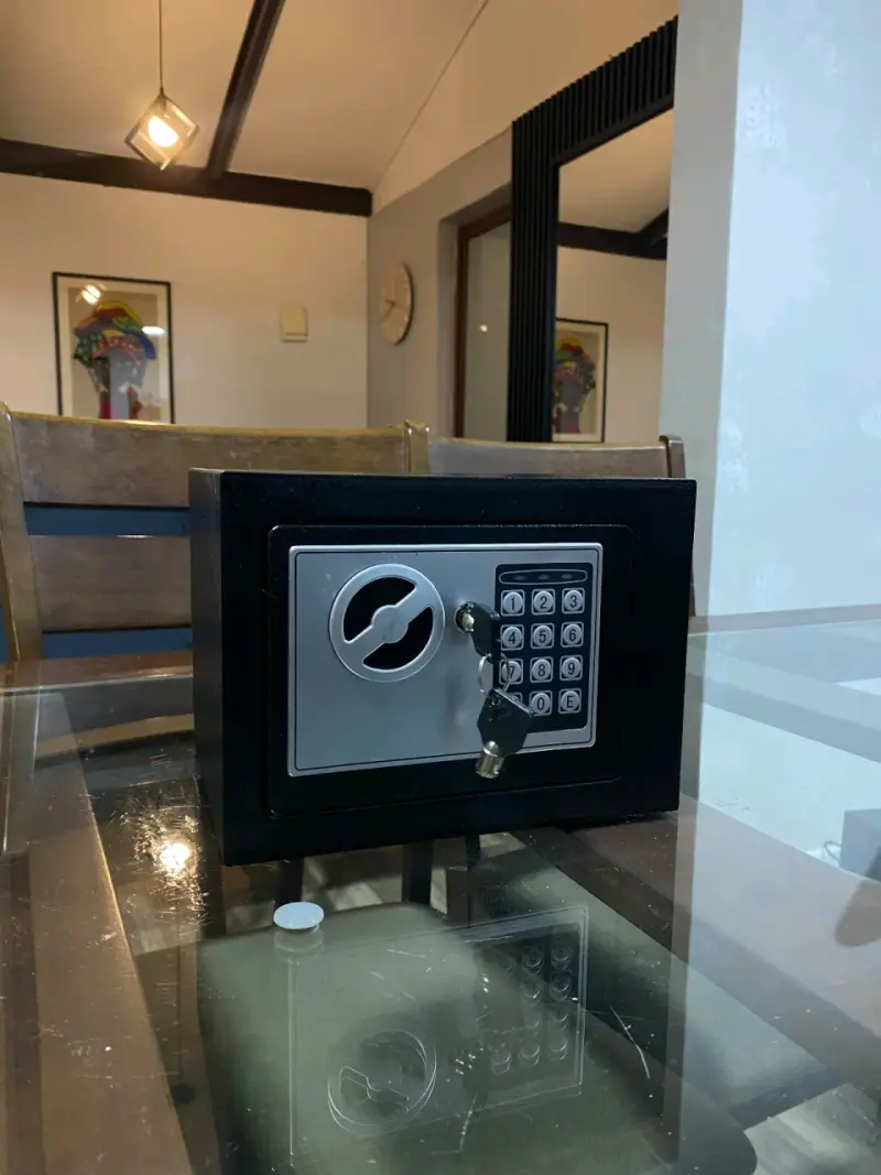 Caja fuerte de seguridad con teclado digital - 1