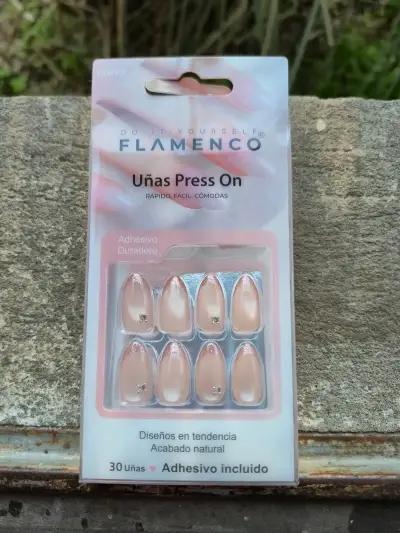 Uñas postizas Flamenco Press On con adhesivo - miniatura 1