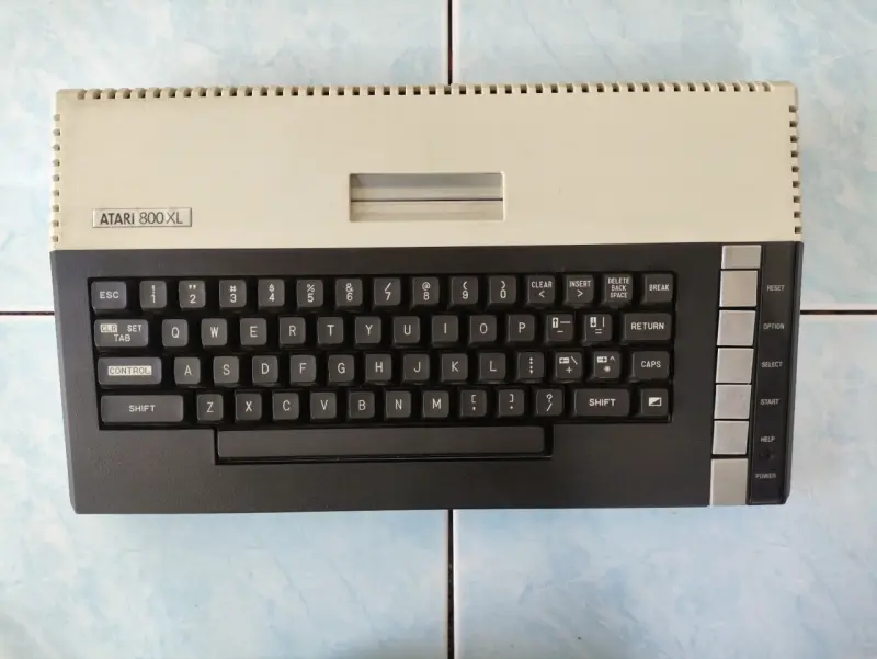 Atari 800XL y Atari 65 XE (SIN PROBAR) - 1