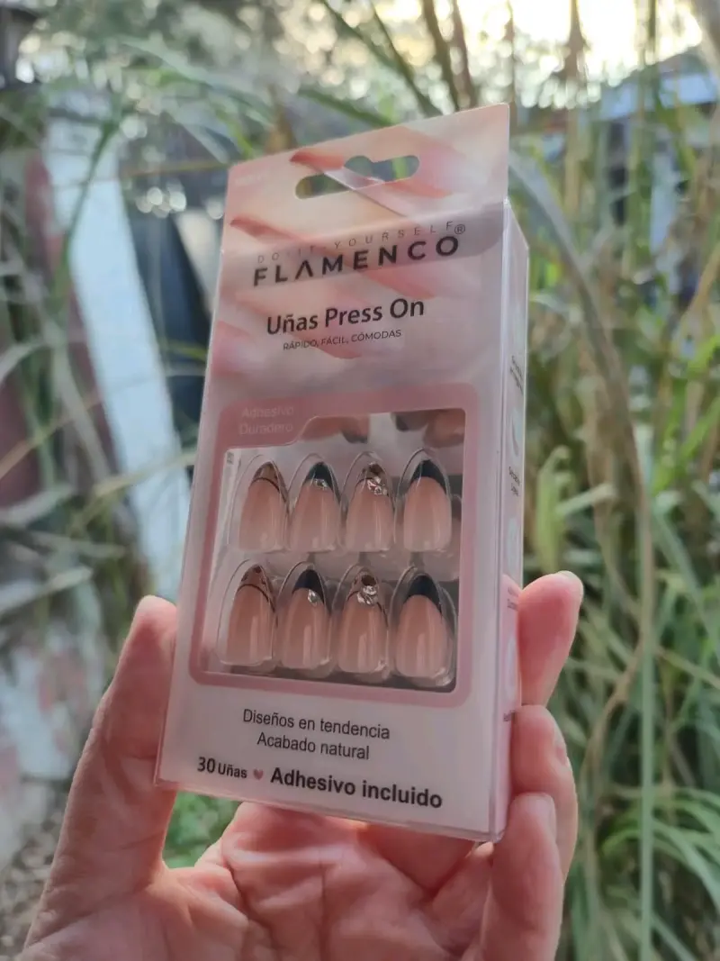 Uñas postizas Flamenco Press On con adhesivo - 2