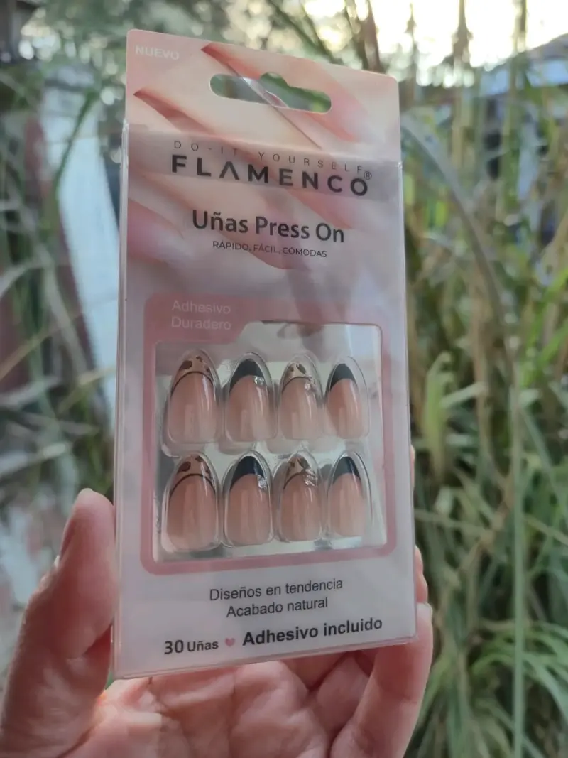 Uñas postizas Flamenco Press On con adhesivo - 3