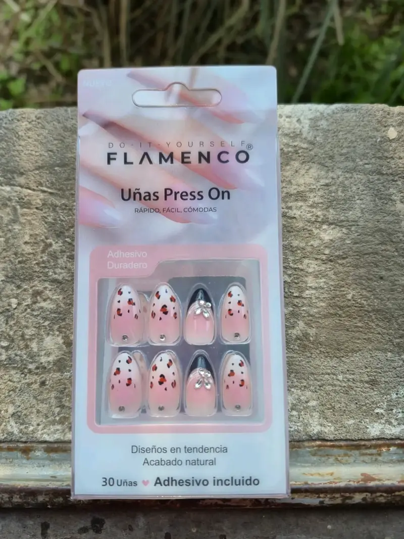 Uñas postizas Flamenco Press On diseño moderno - 1