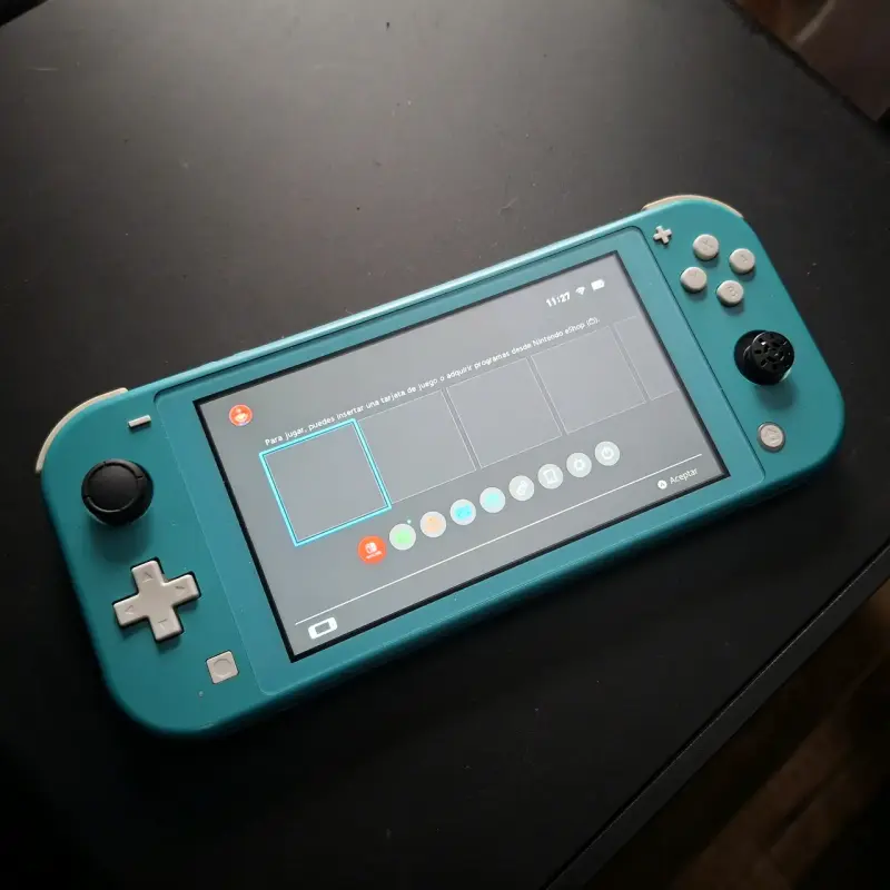 Solo Nintendo Switch Lite usada sin juegos