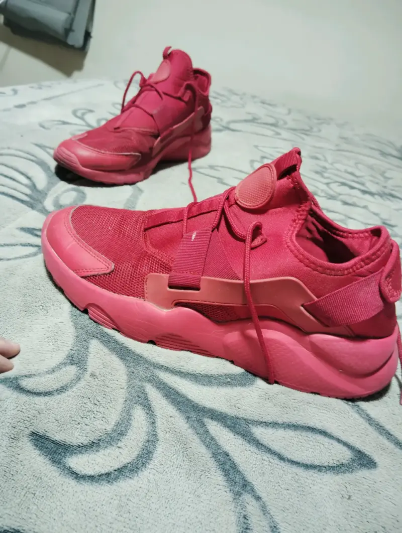 Zapatillas deportivas rojas para hombre en buen estado - 2