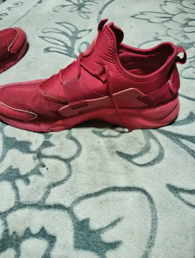 Zapatillas deportivas rojas para hombre en buen estado - miniatura 4
