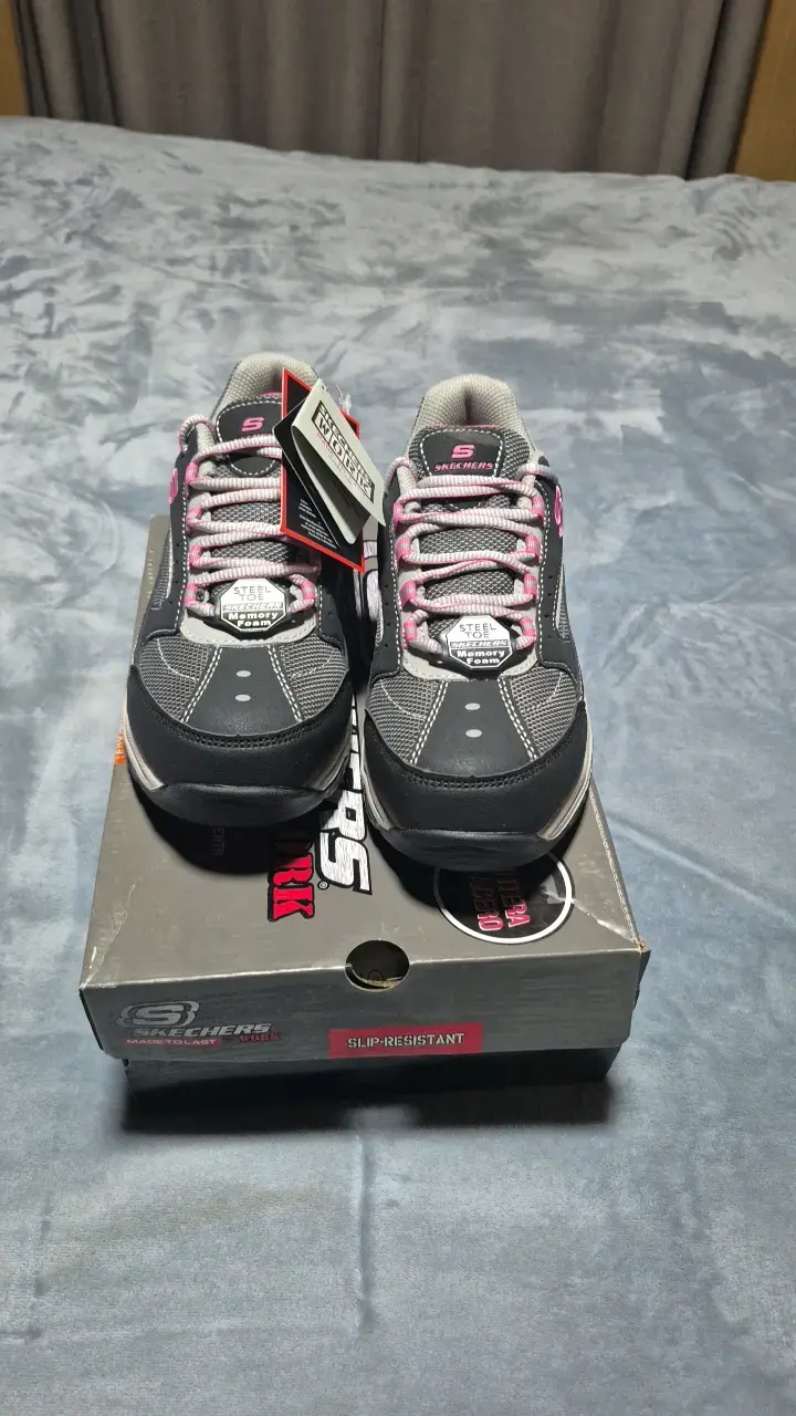 Zapatillas Skechers para mujer color negro y rosa - 2