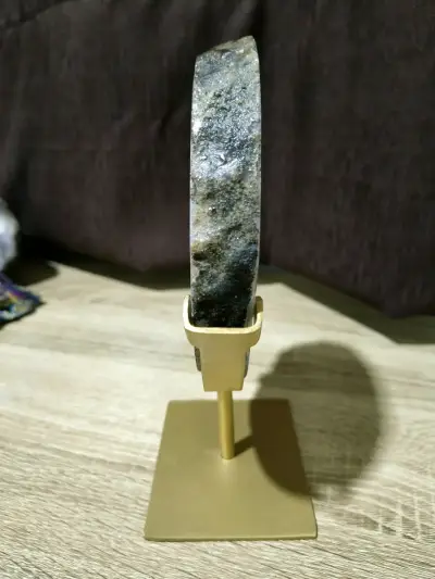 Portal de ágata cristalino en soporte dorado - miniatura 4