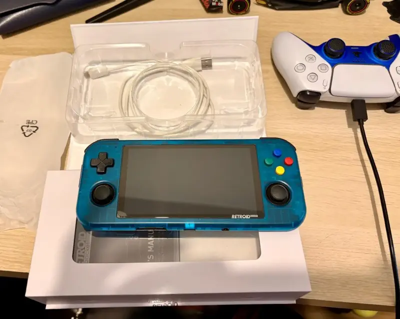Consola portátil Retroid Pocket 3+ nueva - 2