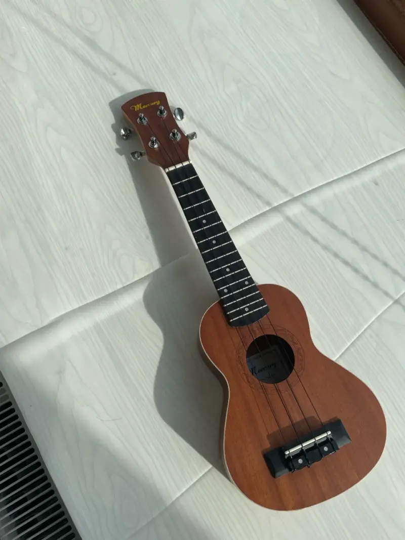 Ukulele soprano 21 Mercury - 2