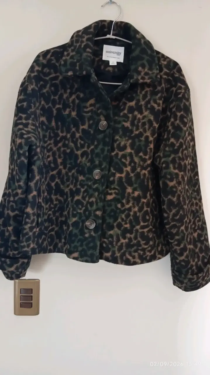 Chaqueta de mujer estampado animal print