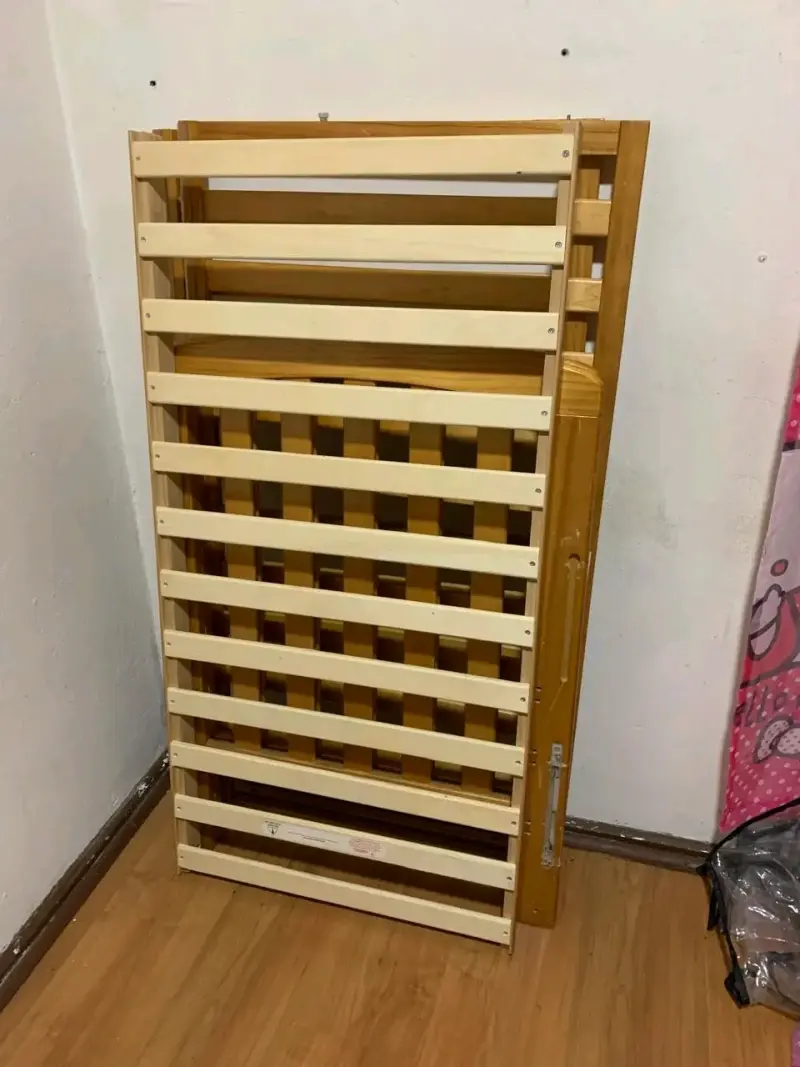Cuna de madera para bebé en buen estado - 5