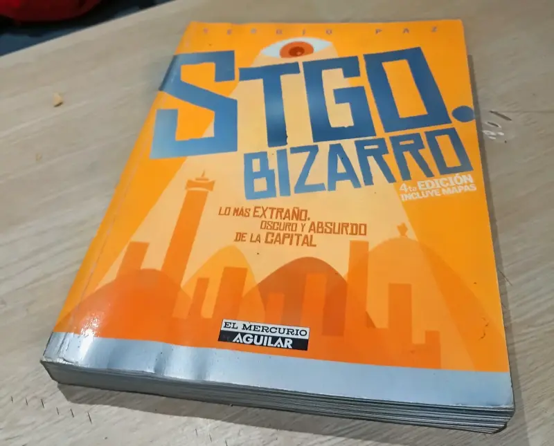 Libro 'Stgo. Bizarro' de Sergio Paz - 2