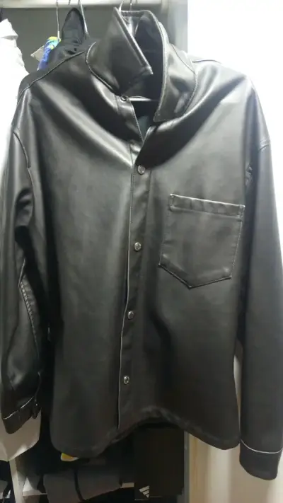 Chaqueta de cuero sintético negra hombre - miniatura 1